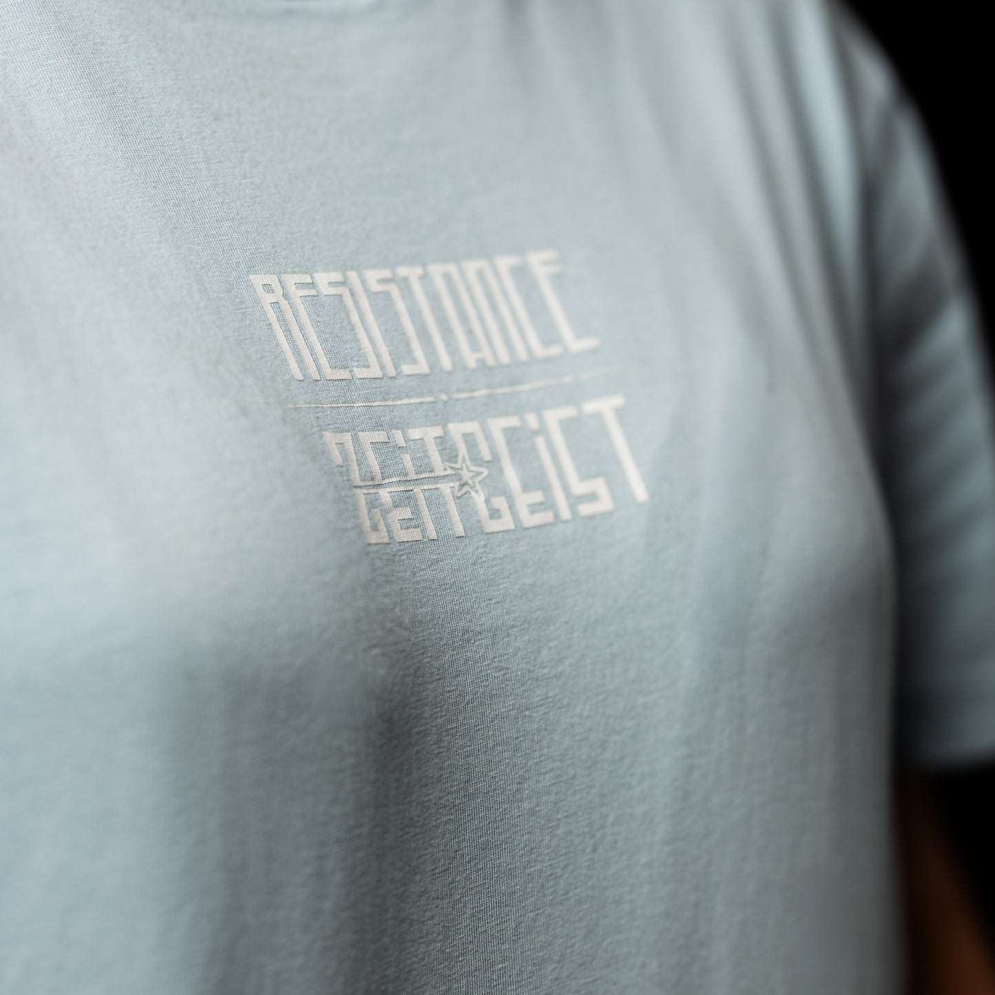 T-Shirt Blau Resistance X Zeitgeist