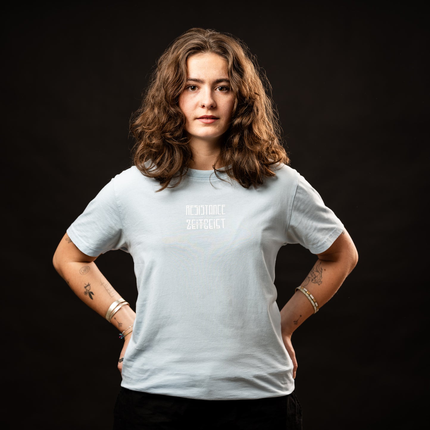 T-Shirt Blau Resistance X Zeitgeist